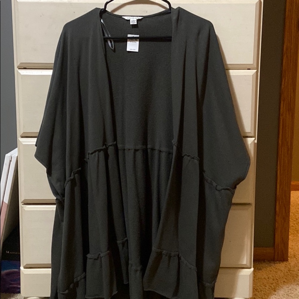 Grey American Eagle short sleeve cardigan